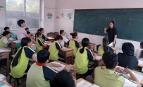 孩子如果厌学是因为有他讨厌的老师，该怎么沟通解决呢